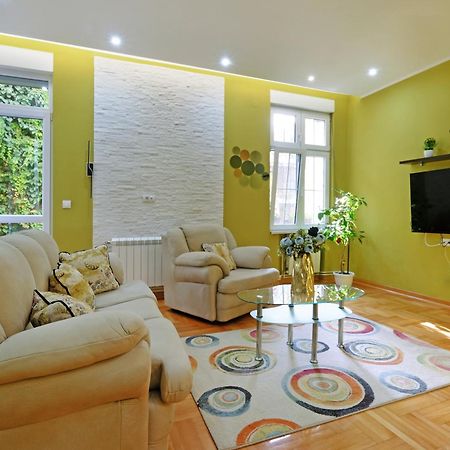 Appartamento Apartman Kruna Belgrado Esterno foto